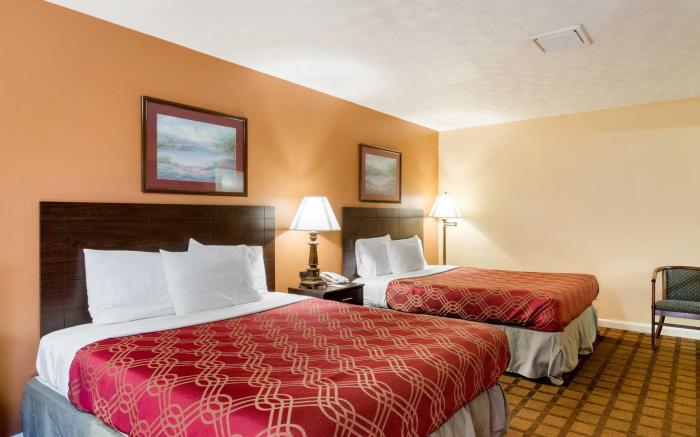 Howard Johnson by Wyndham Malden Boston Area