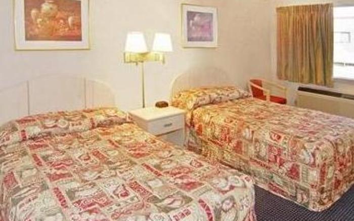 Econo Lodge Norfolk Airport