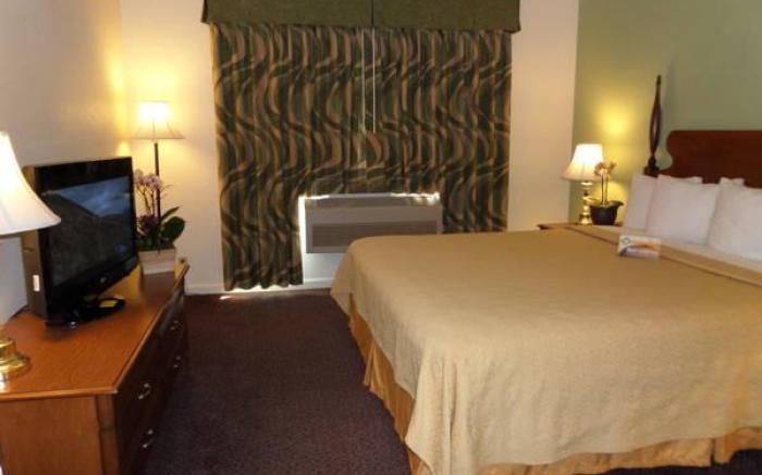 Quality Inn & Suites Tulare