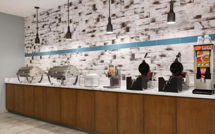La Quinta Inn & Suites by Wyndham College Station North