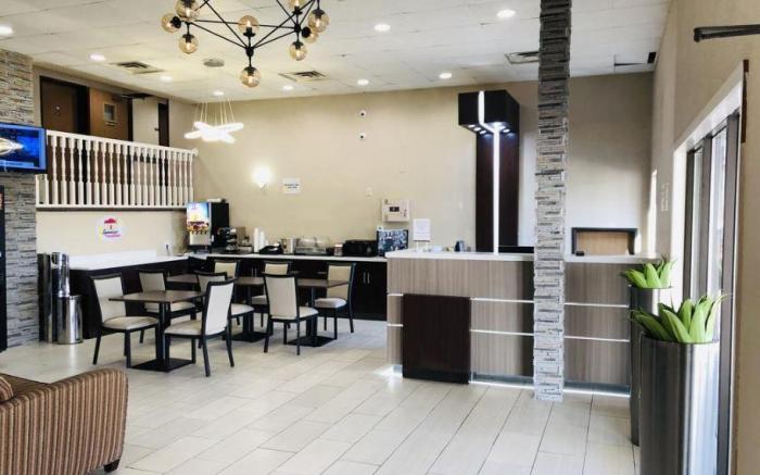 Inn and Suites SW Omaha