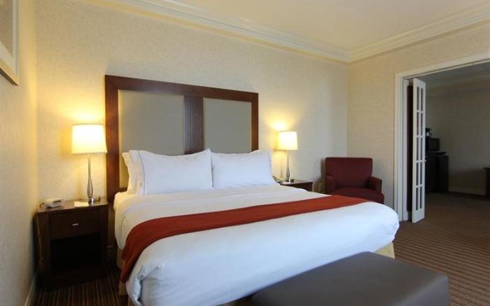 Holiday Inn Express Whitby Oshawa By IHG