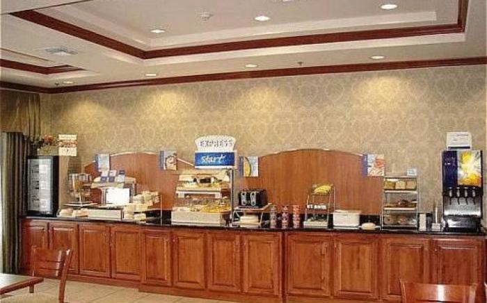 Holiday Inn Express Hotel and Suites Corsicana I-45 By IHG