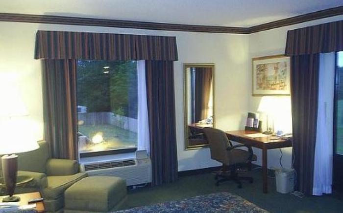Holiday Inn Express Hotel & Suites Cleveland - Ms By IHG
