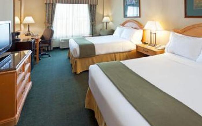 Holiday Inn Express Hotel & Suites Watertown - Thousand Islands By IHG