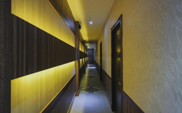 RedDoorz Plus near Pantai Coastarina 2 Batam