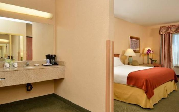 Holiday Inn Express Hotel & Suites Elk Grove Ctrl - Sacramento S By IHG