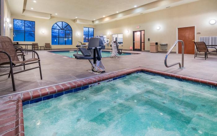 Holiday Inn Express & Suites Rocky Mount Smith Mountain Lake By IHG