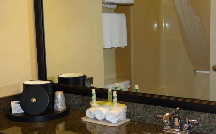 Holiday Inn Express Hotel & Suites Salisbury - Delmar By IHG
