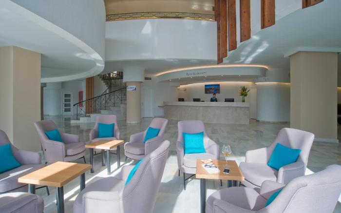 Hotel El Puerto by Pierre Vacances