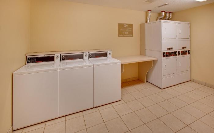 Candlewood Suites Fargo-North Dakota State University By IHG
