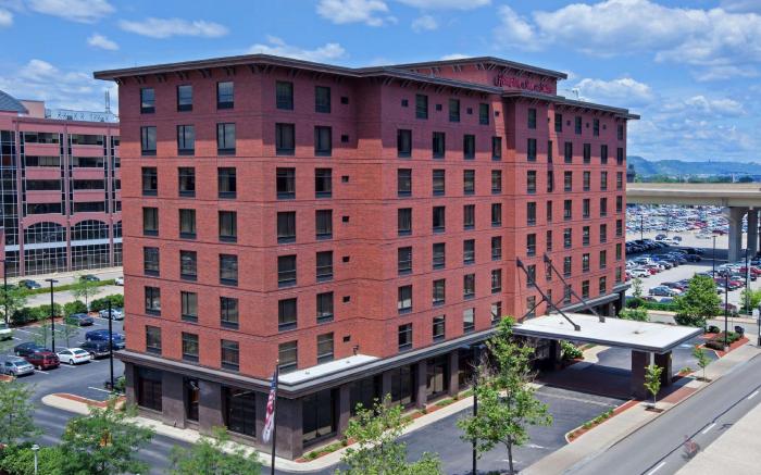 Hampton Inn & Suites Pittsburgh-Downtown