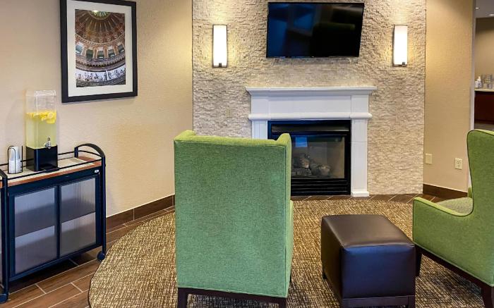 Comfort Inn DeKalb - University Area