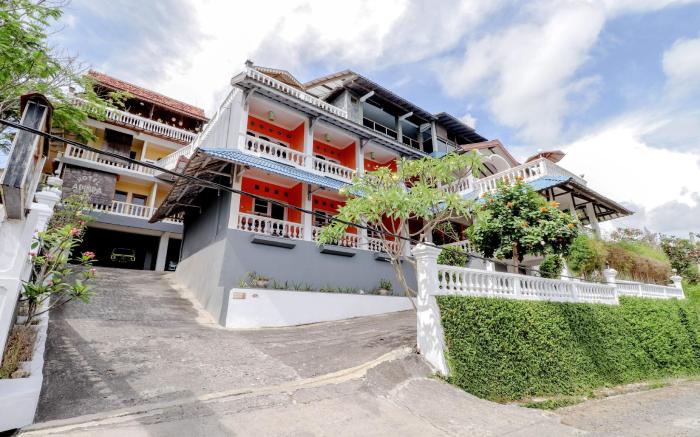 Adinda Beach Hotel and Villa