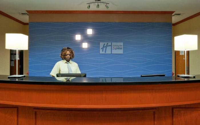 Holiday Inn Express Hotel and Suites Fairfield-North By IHG