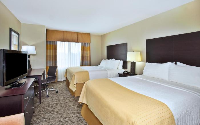 Holiday Inn & Suites Green Bay Stadium by IHG
