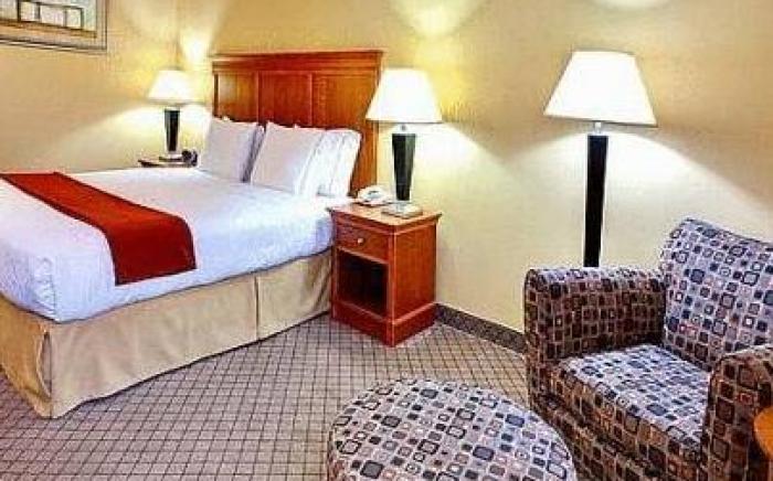 Holiday Inn Express Hurricane Mills Waverly By IHG