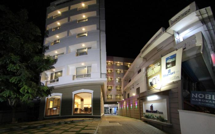 Hotel Bhasuri Inn near Sacred Guruvayur Sri Krishna Temple