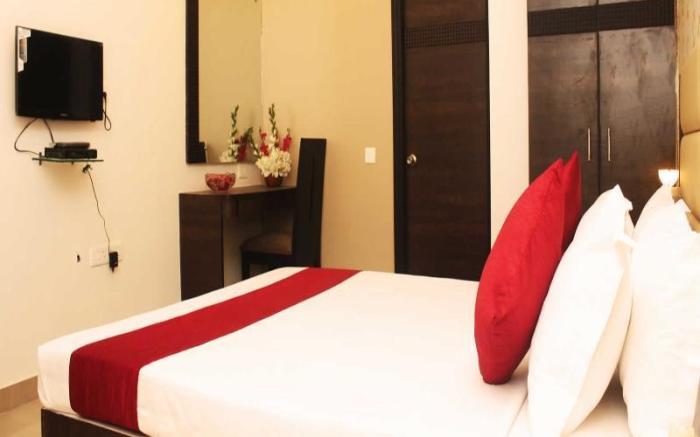 Hotel Crest Inn