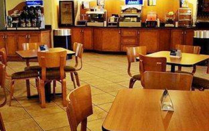 Holiday Inn Express & Suites Fayetteville University of Arkansas Area By IHG