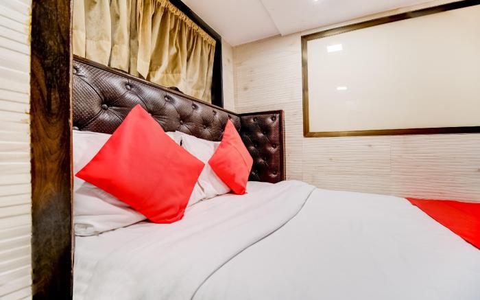 OYO 48703 Hotel Qamar