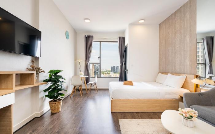 LuxHome Saigon - Rivergate Residence