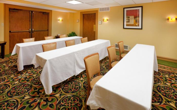 Holiday Inn Express Hotel & Suites Irving DFW Airport North By IHG