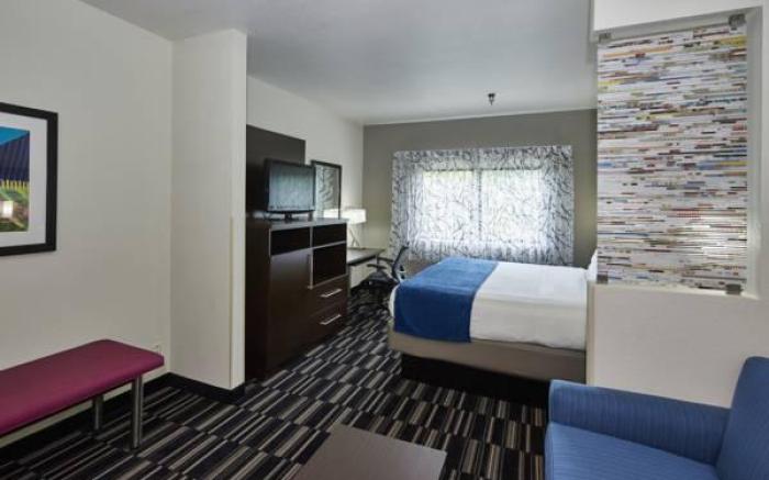 Holiday Inn Express & Suites Birmingham South - Pelham By IHG