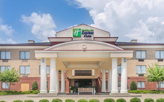 Holiday Inn Express Hotel & Suites- Gadsden