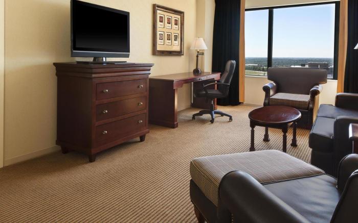 Sheraton Overland Park Hotel at the Convention Center