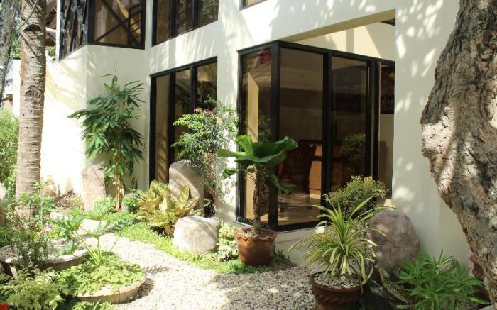 Anahaw Studio Suites