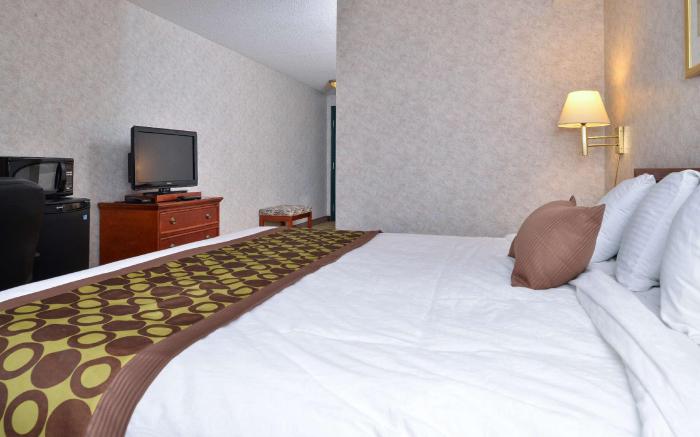 Lexington Inn & Suites Windsor