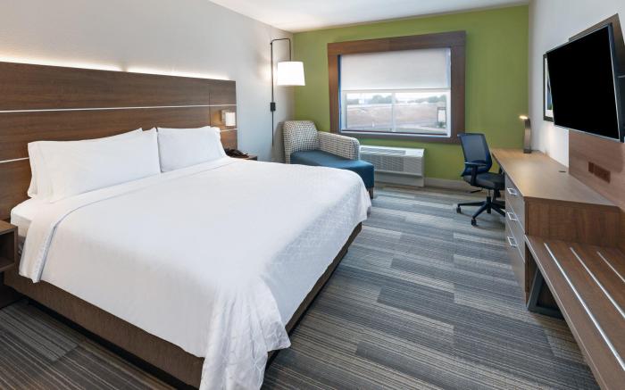 Holiday Inn Express And Suites Denton - Sanger By IHG