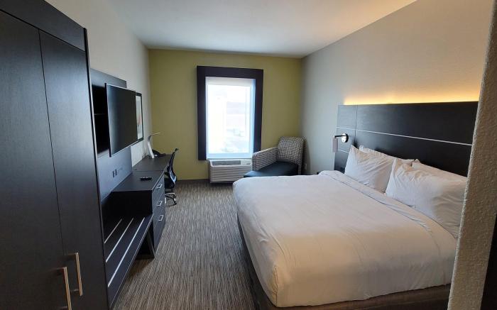 Holiday Inn Express & Suites Junction City By IHG