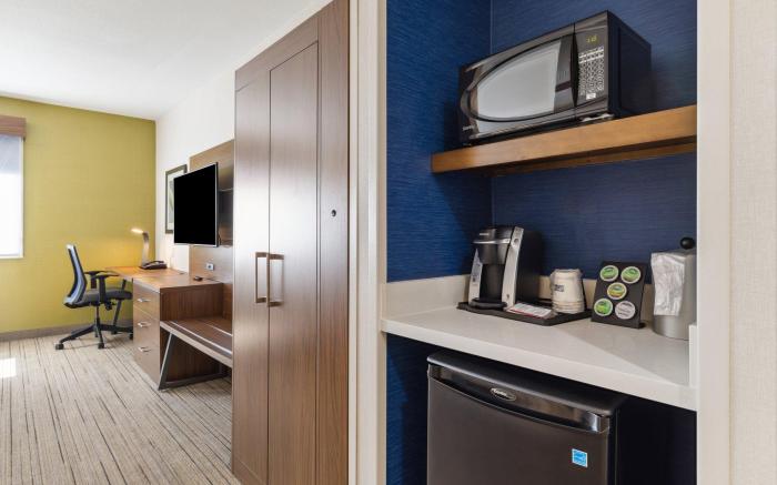 Holiday Inn Express & Suites Mountain View Silicon Valley By IHG