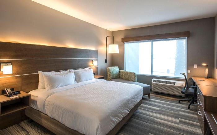 Holiday Inn Express And Suites Phoenix North - Happy Valley By IHG