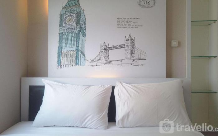 Trendy 2BR @ The Suite Metro Apartment By Travelio