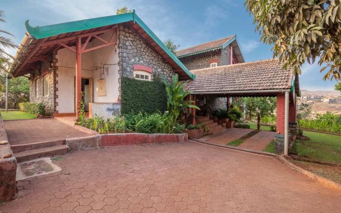 Cosy Homestay by StayVista - A Tranquil Retreat on Cloud 9