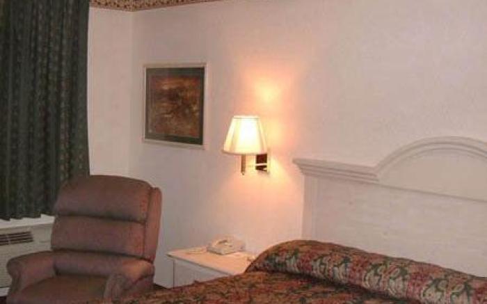 Deerfield Inn and Suites - Fairview