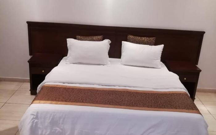 Leen Aparthotel