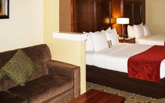 Comfort Suites Near University