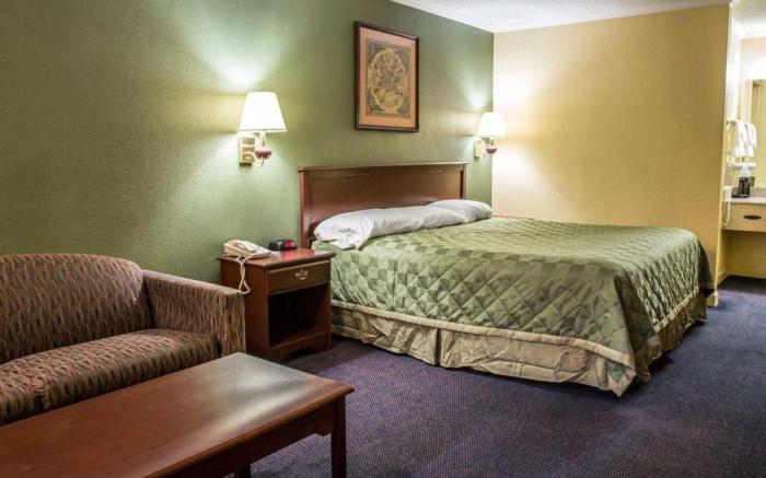 Rodeway Inn & Suites Plymouth Hwy 64