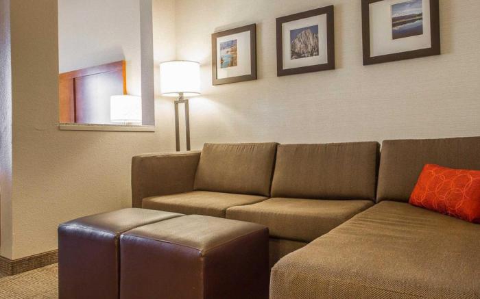 Comfort Suites Redding - Shasta Lake