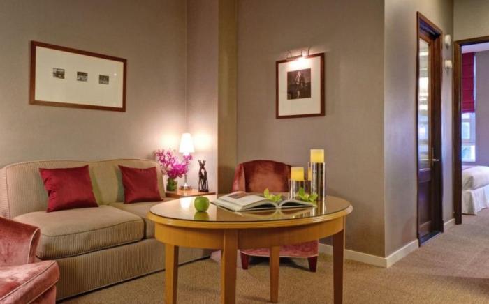 Hotel Giraffe