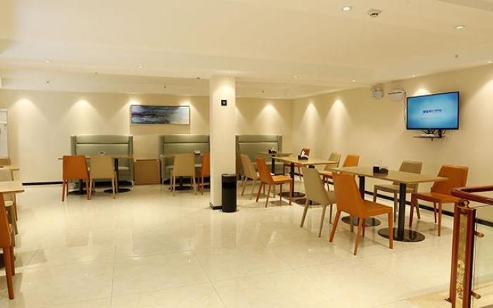 City Comfort Inn Huanggang Xishui Xionghu Road