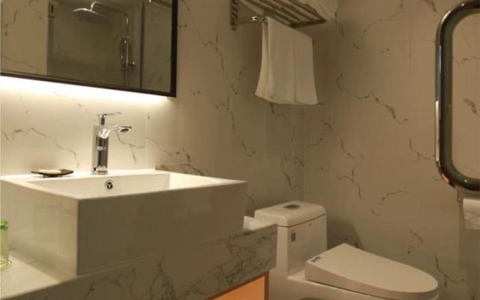 Borrman Hotel Zhuhai Gongbei Port Fuhuali Light Rail
