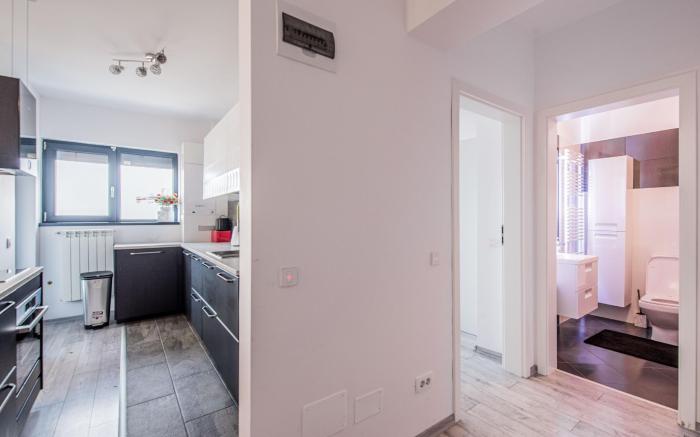 Luxury 2-Room Penthouse Plaza Residence P1