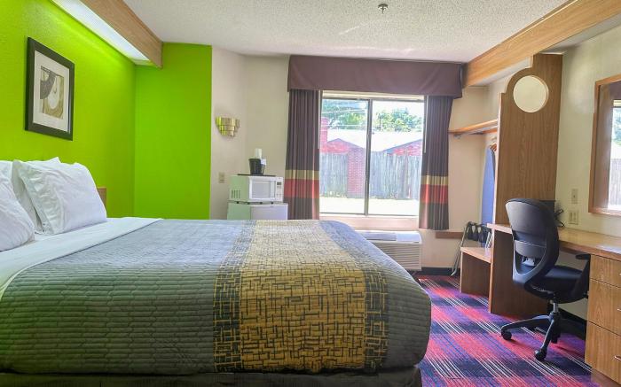 Classic Inn By OYO I- 240 Near Memphis Airport