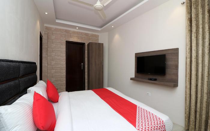 Flagship 74230 Hotel Madhurapuri