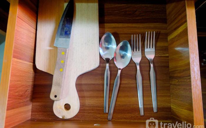 Simply Studio Apt @ Green Pramuka City By Travelio